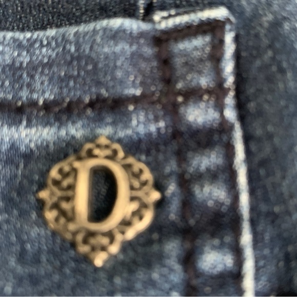 Democracy Ab Solution Women's Lightly Distressed Jeans Size 8 - Picture 7 of 8